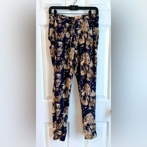 2Liv abstract pants